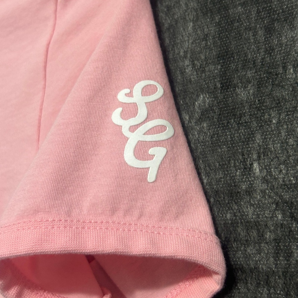 H&M Divided women’s Size XS Selena Gomez Pink Graphic Tee(A273)✨ - Picture 5 of 16